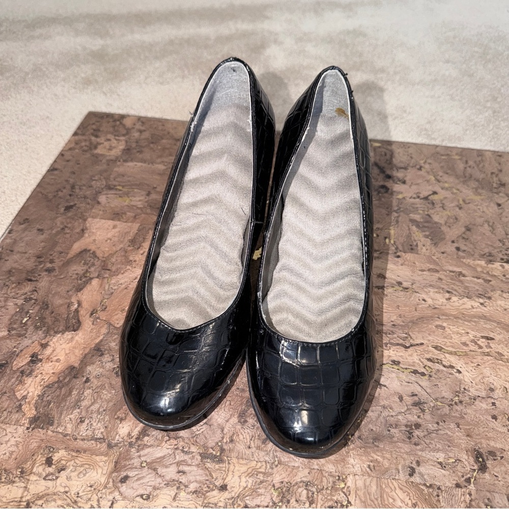 Cute Crocodile Pattern Women's Shoes Black Dress Shoes 🐊 - Picture 2 of 2